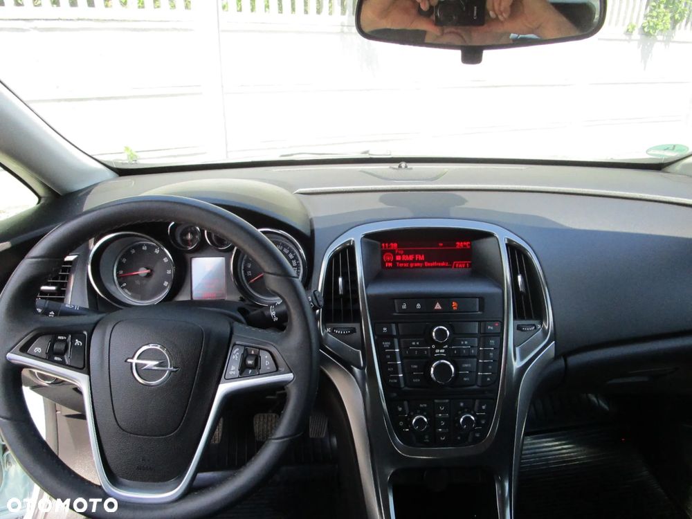 Opel Astra 1.6 Design Edition - 27