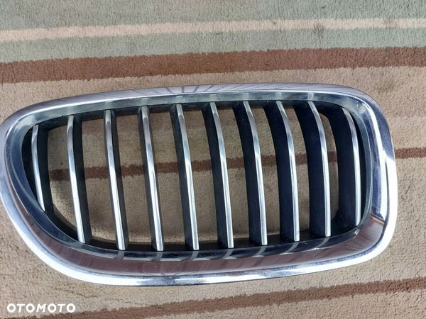 BMW 5 F10 F11 LIFT PRAWA KRATKA ZDERZAKA NERKA GRILL 7412324 KA13/024