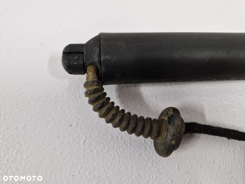 SKODA SUPERB III SIŁOWNIK ELEKTRYCZNY BAGAŻNIKA 3V0827851 - 4