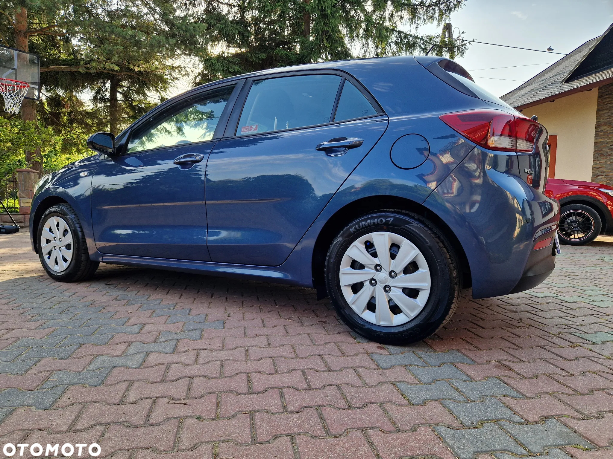Kia Rio 1.2 L - 5