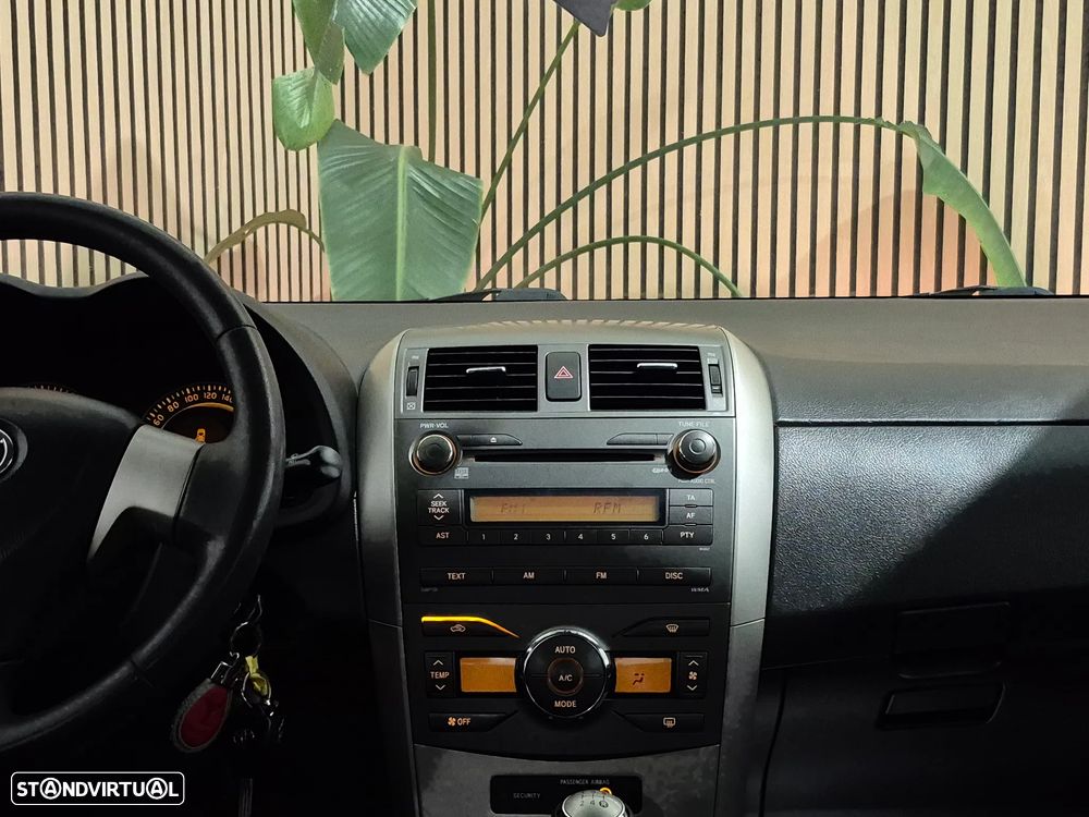 Toyota Corolla 1.4 VVT-i Sol - 12