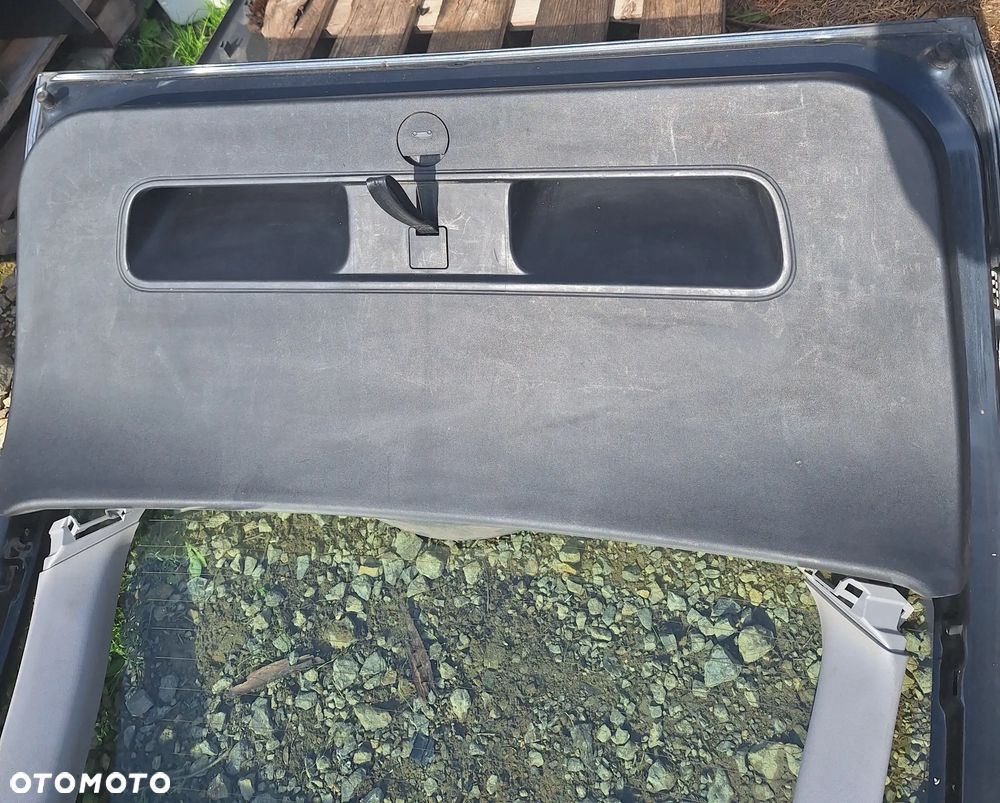 OSŁONA , PLASTIK TYLNEJ  KLAPY - KIA CEED KOMBI  -2008 rok - 1