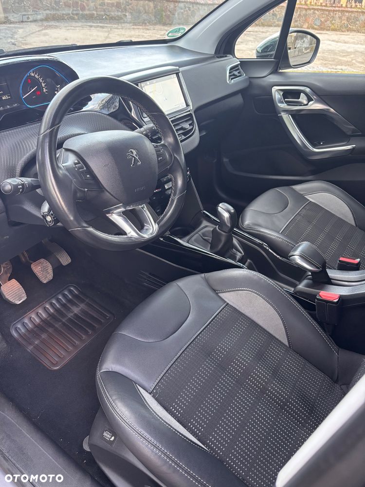 Peugeot 2008 1.2 VTi Allure - 12