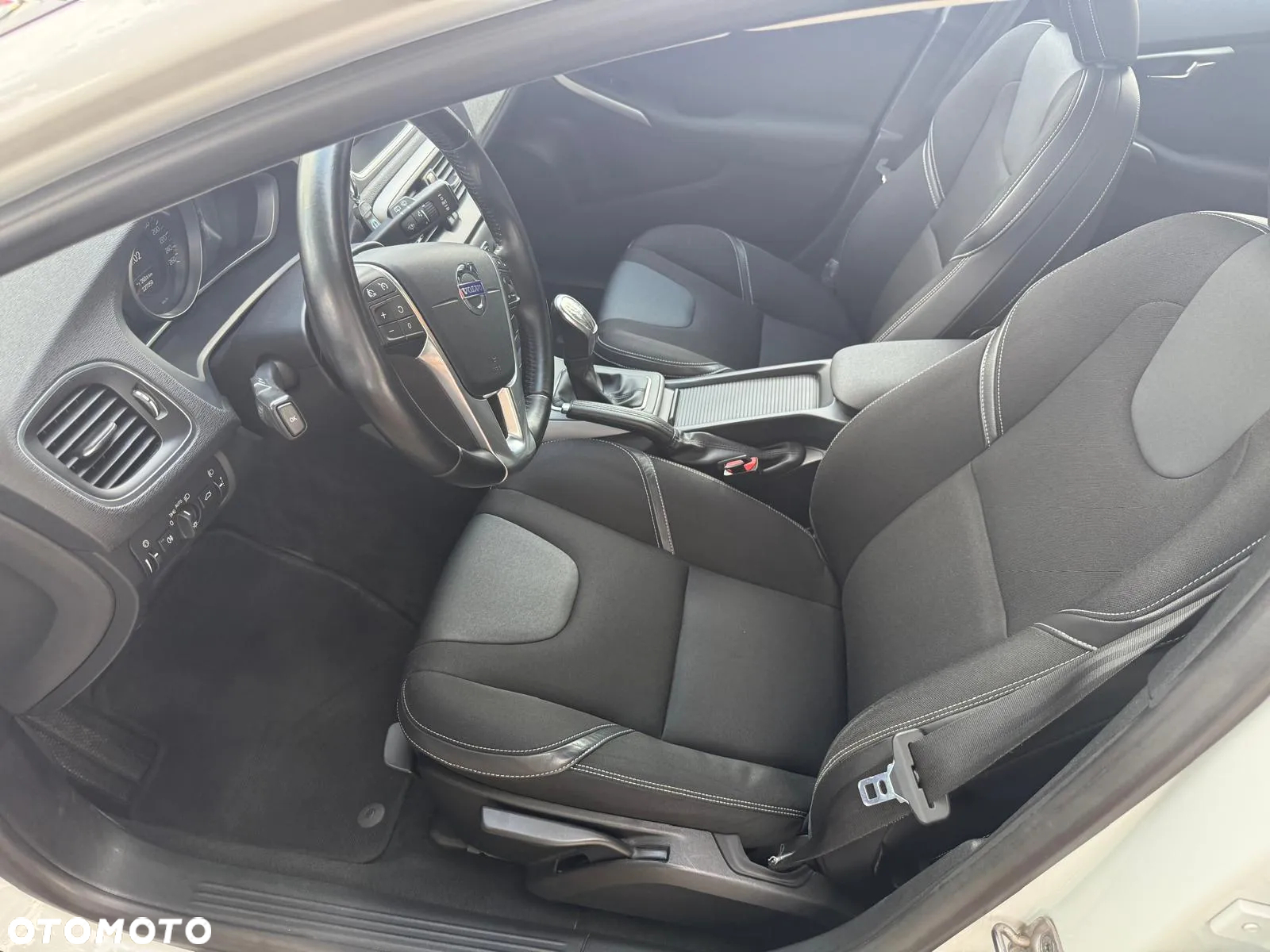 Volvo V40 D3 Drive-E Momentum - 30