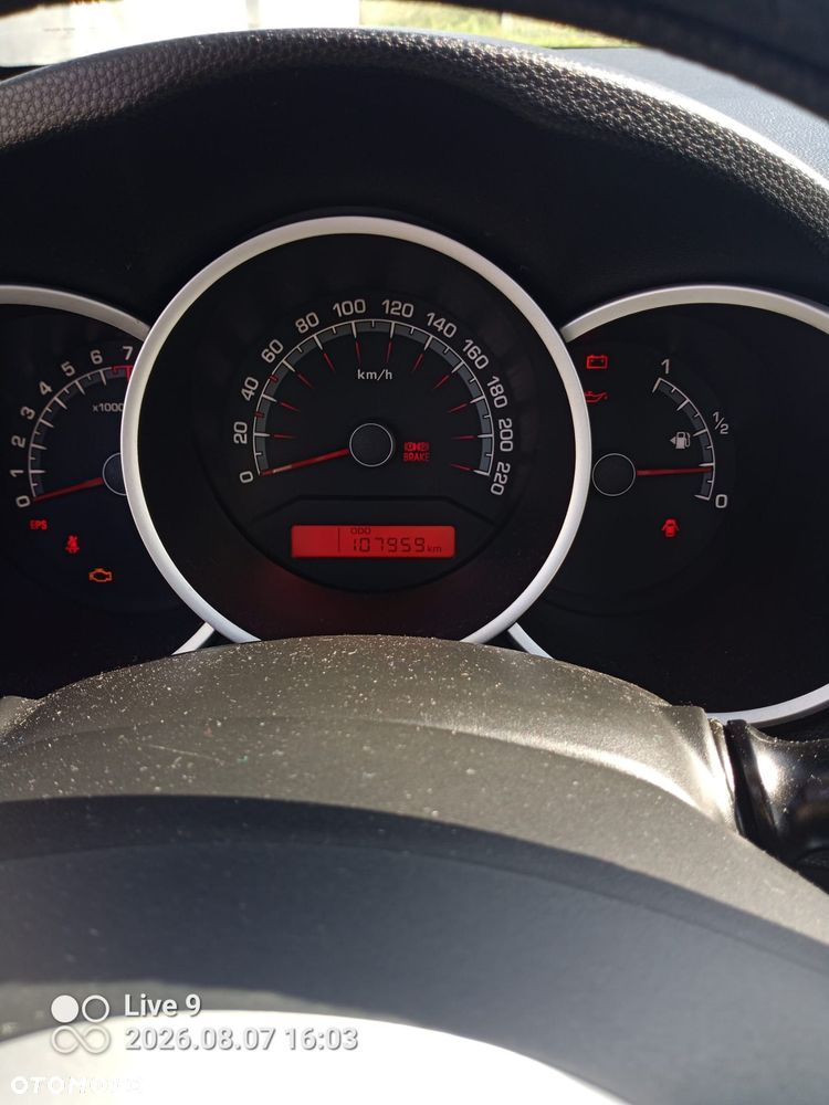 Kia Venga 1.4 L - 10