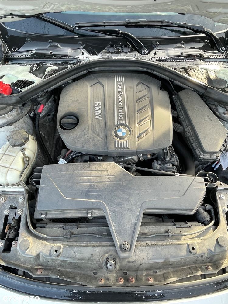 BMW Seria 3 318d - 11