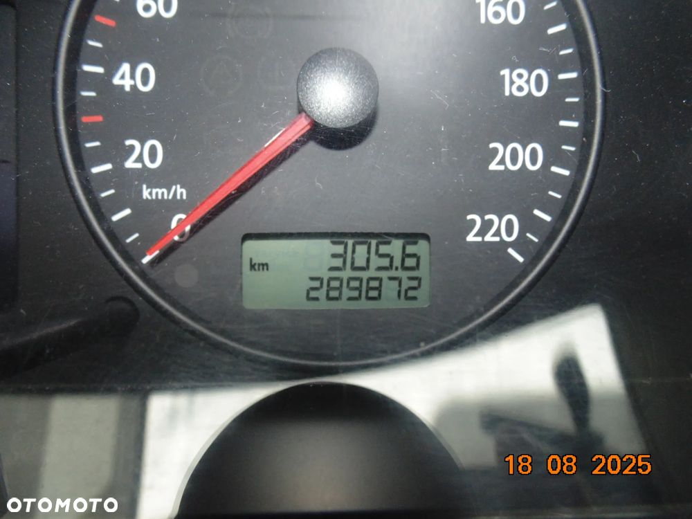 Volkswagen Caravelle - 10