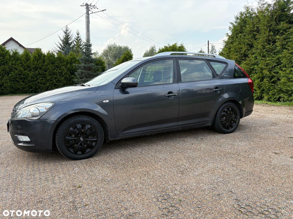 Kia Ceed - 4
