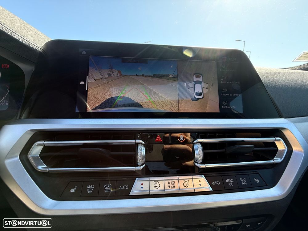 BMW 330 i Pack M Auto - 8