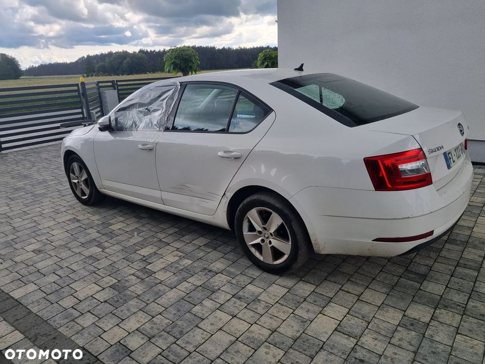 Skoda Octavia 1.6 TDI Premium Edition - 6