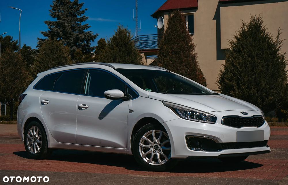 Kia Ceed 1.4 L - 8