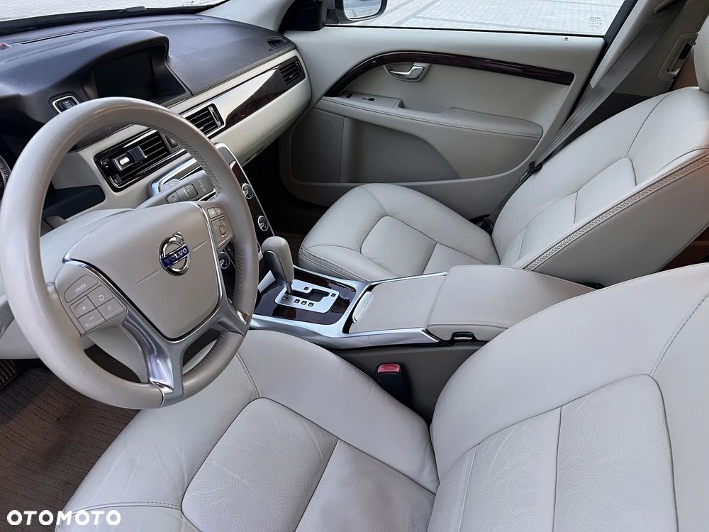 Volvo XC 70 - 12