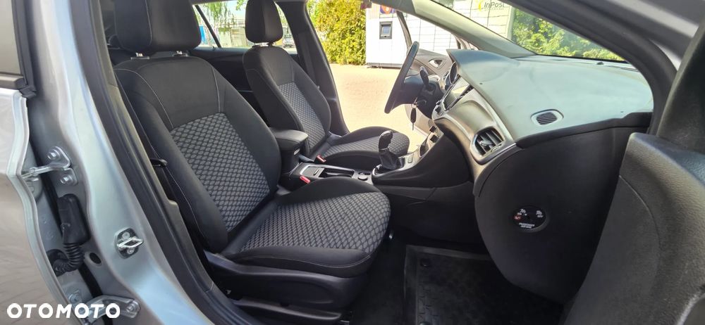 Opel Astra 1.4 Turbo Innovation - 35