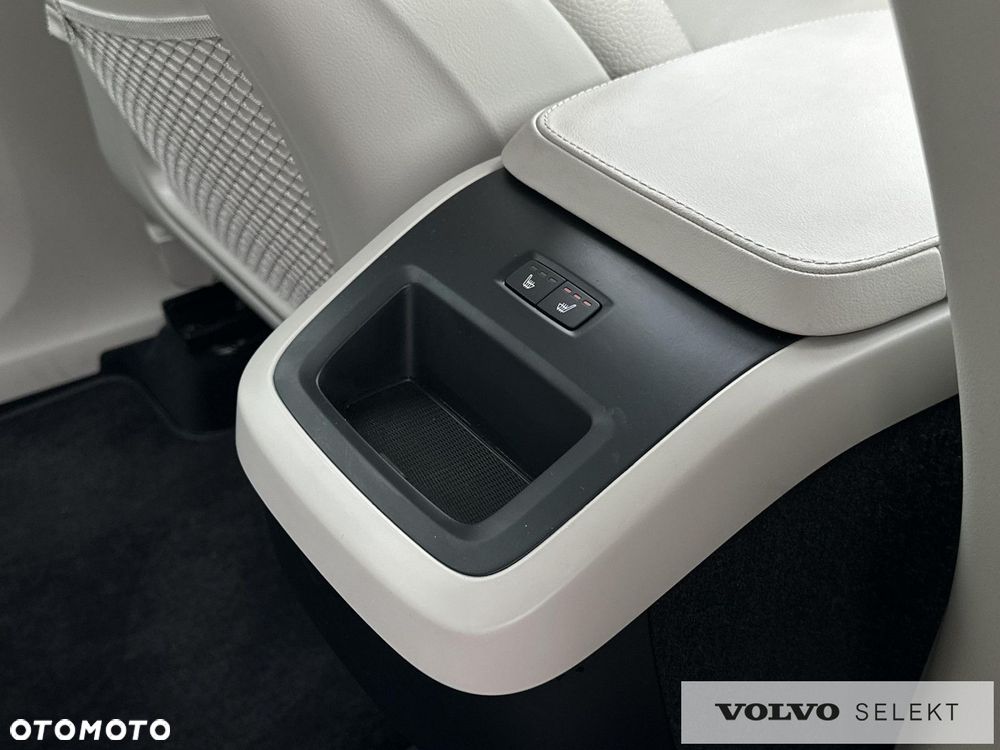 Volvo XC 90 - 32