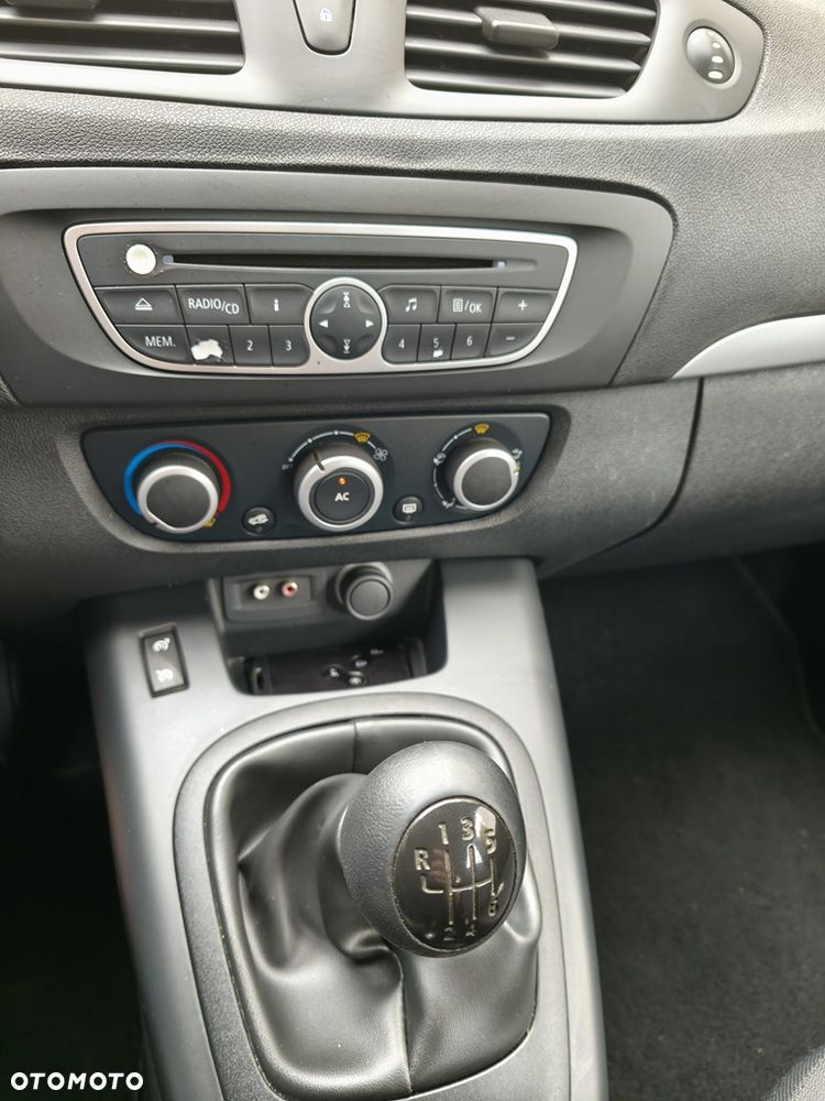 Renault Scenic 1.6 16V 110 TomTom Edition - 31