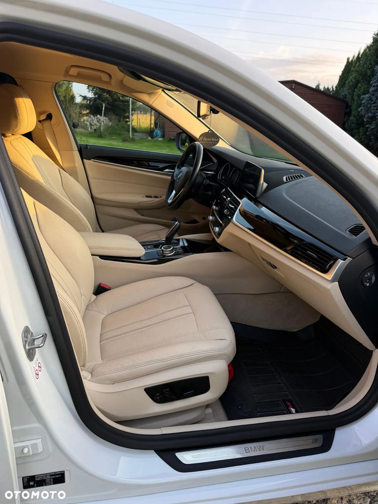 BMW Seria 5 520d - 25
