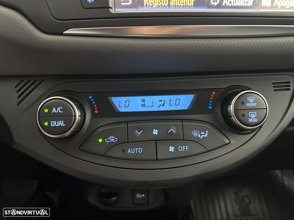 Toyota Yaris 1.5 HSD Active - 18