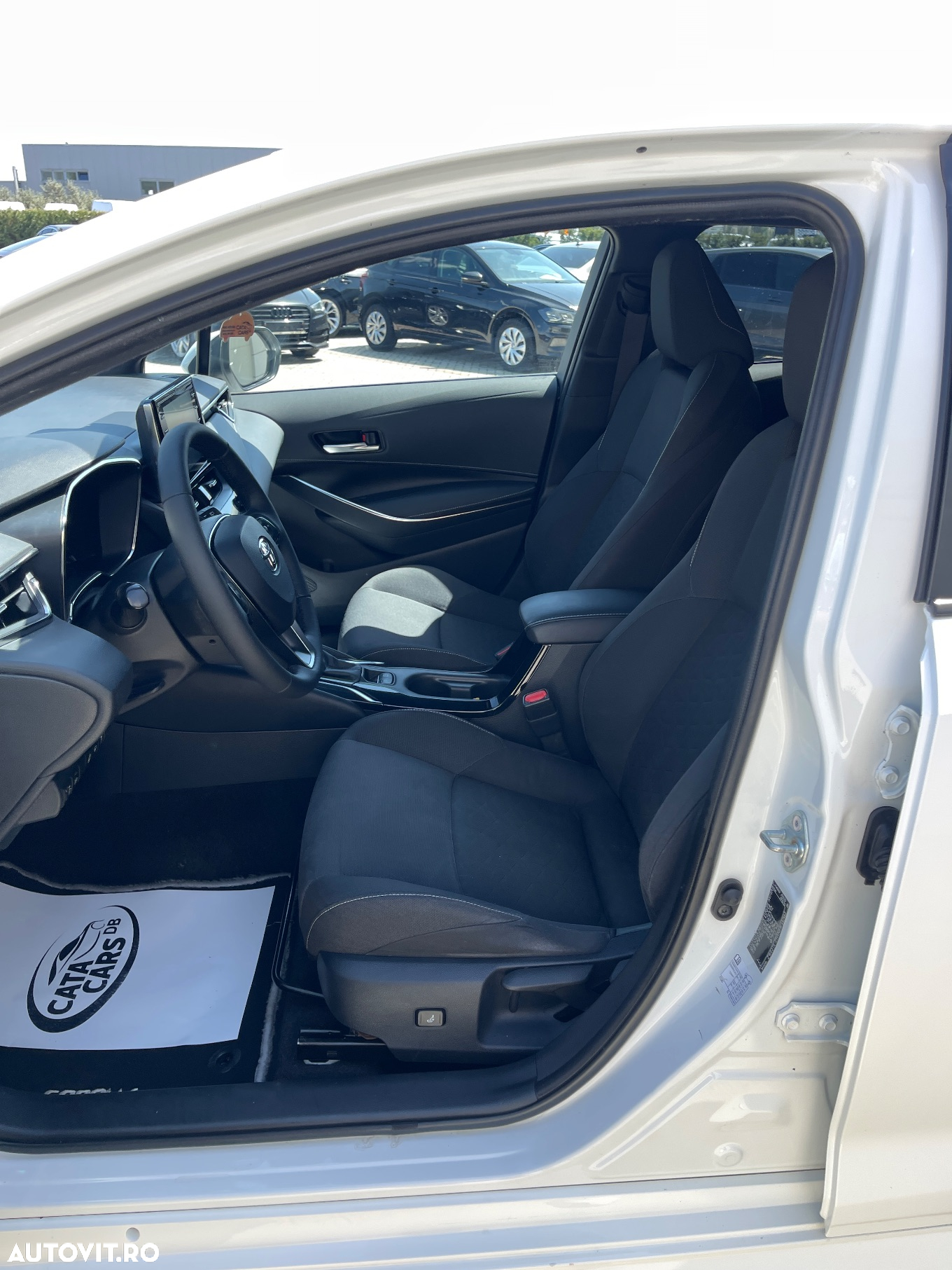Toyota Corolla 1.8 Hybrid Comfort - 29