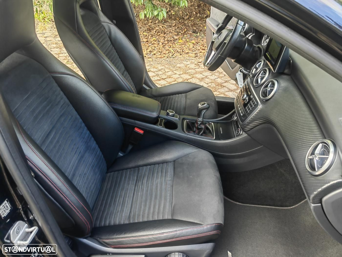 Mercedes-Benz A 180 d AMG Line - 14