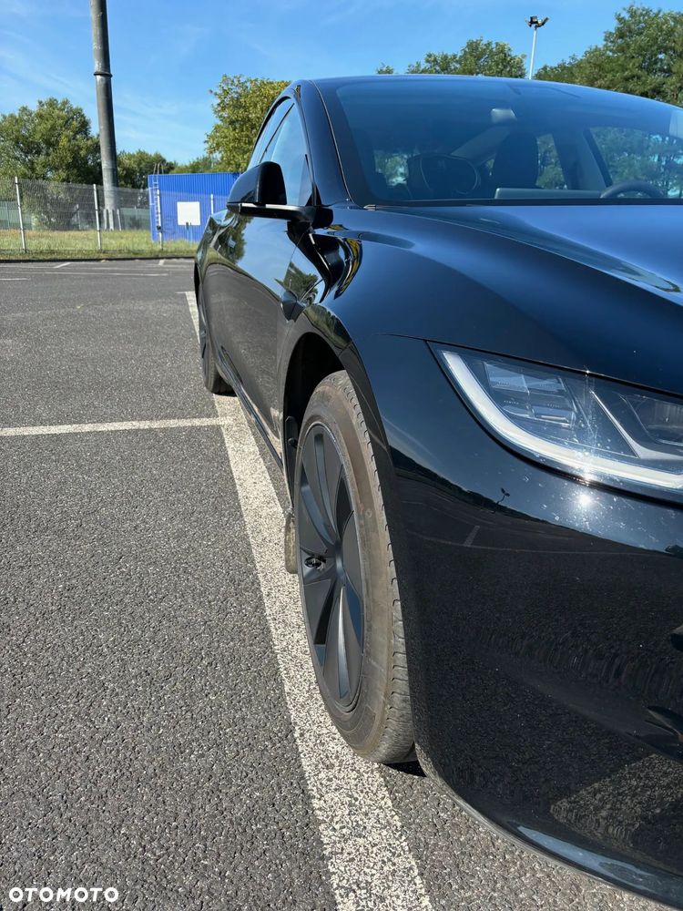 Tesla Model 3 - 6