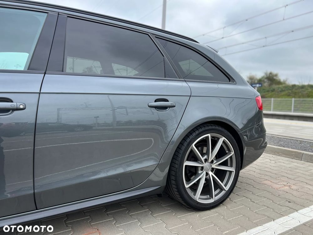 Audi A4 Avant 2.0 TDI DPF quattro S tronic S line Sportpaket - 15
