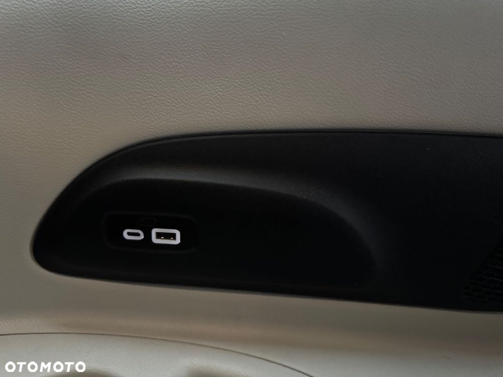 Chrysler Pacifica - 35