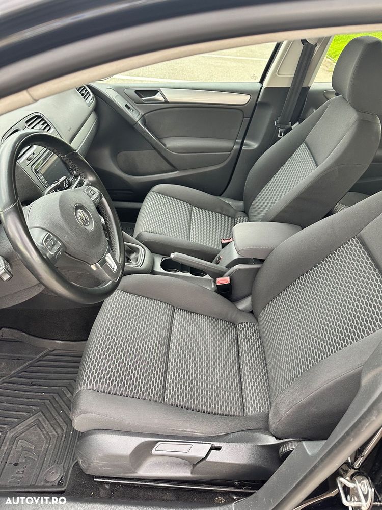 Volkswagen Golf - 10