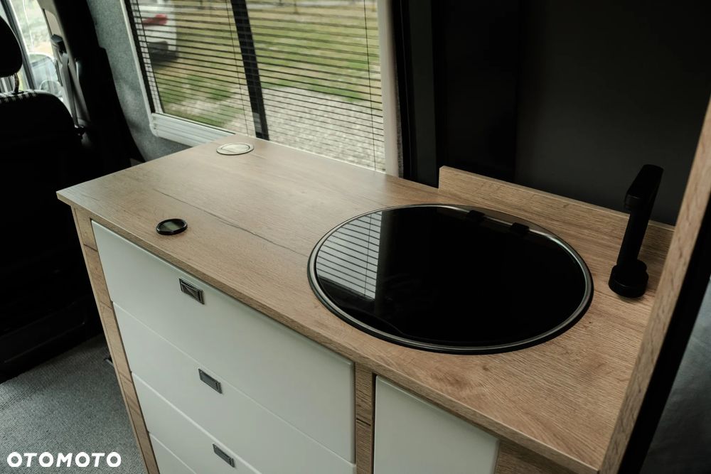 Mercedes-Benz Sprinter - 25