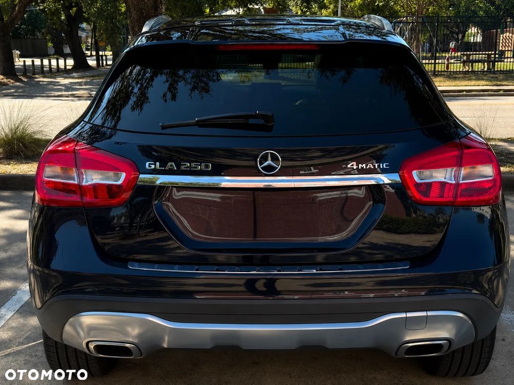 Mercedes-Benz GLA 250 4-Matic - 6