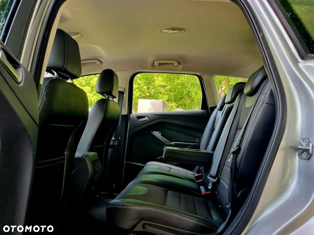 Ford Kuga 1.5 EcoBoost 2x4 Titanium - 10
