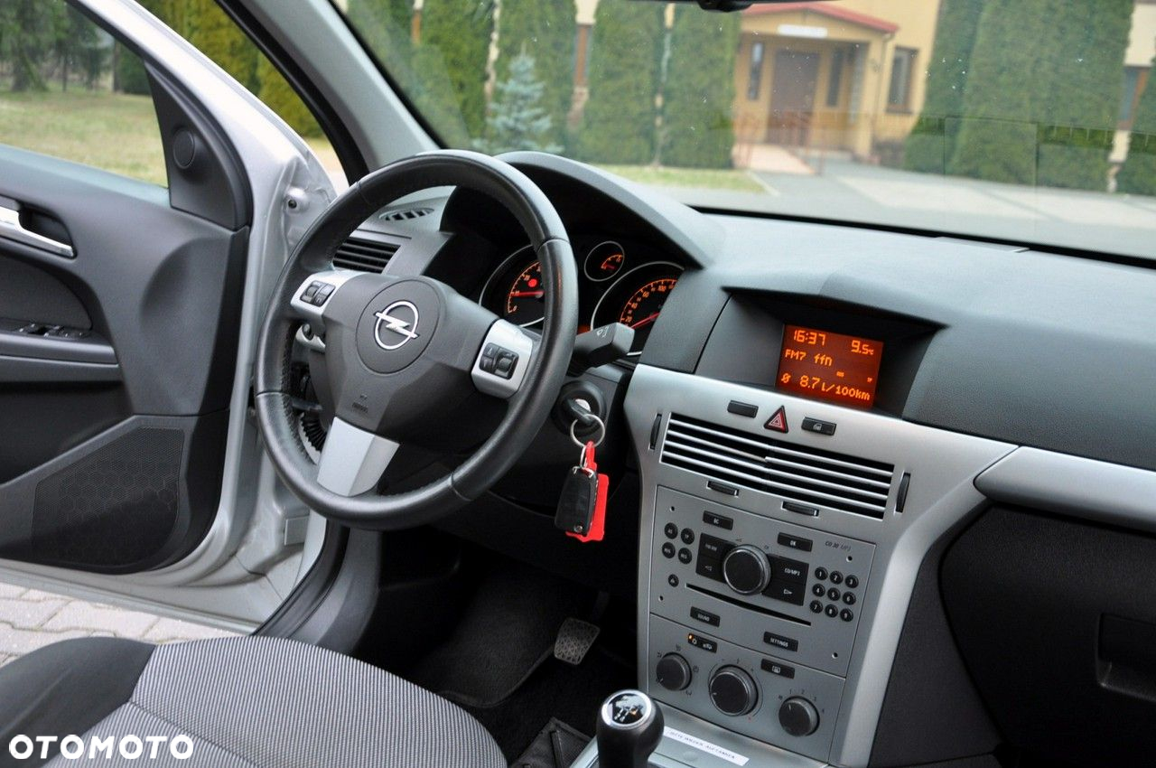Opel Astra - 25