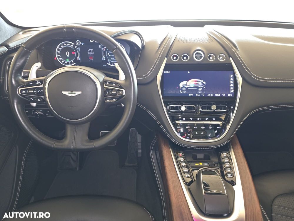 Aston Martin DBX - 34