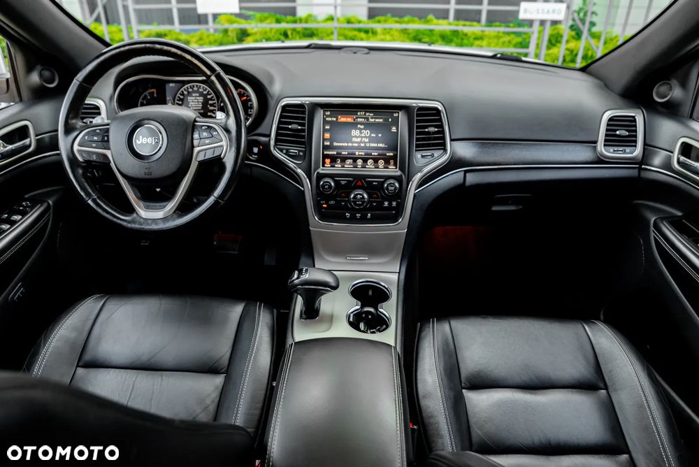 Jeep Grand Cherokee - 16