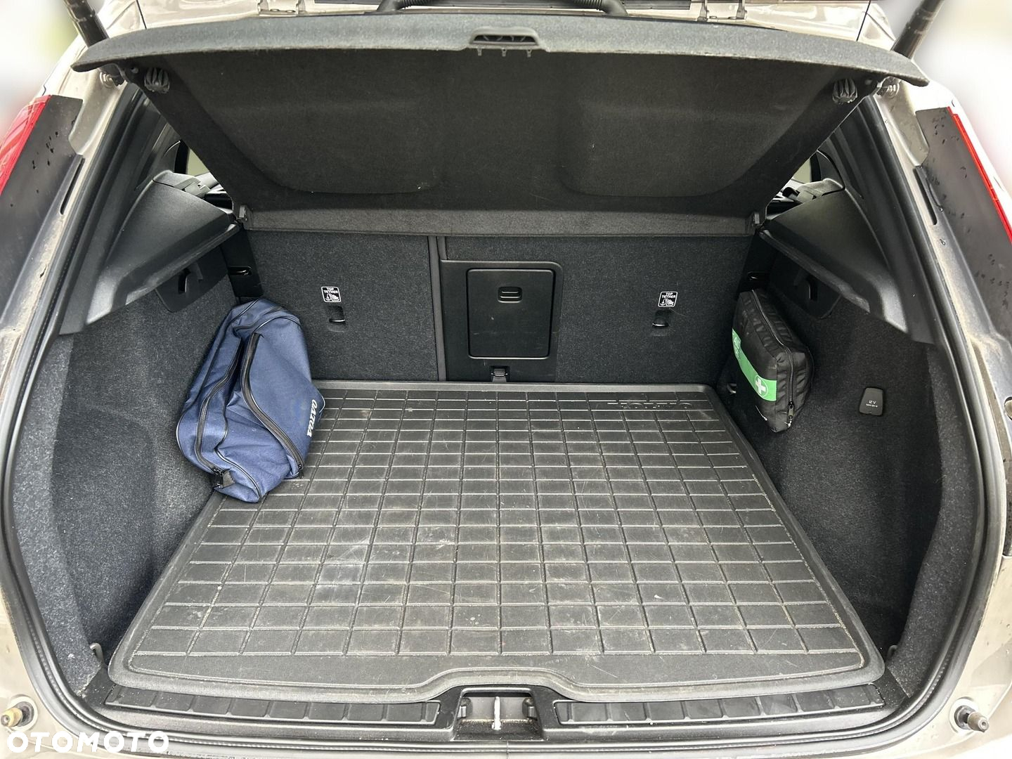 Volvo XC 40 - 24
