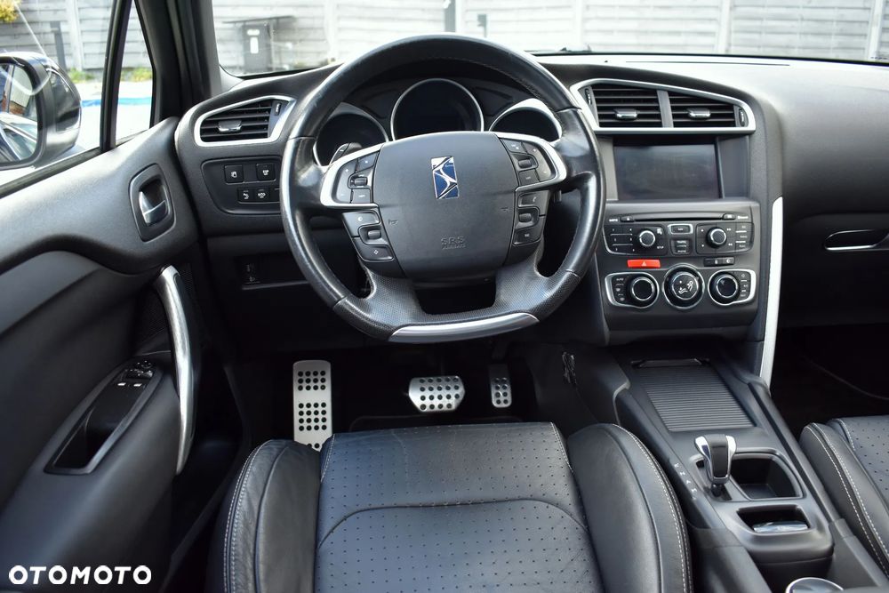 Citroën DS4 e-HDi 110 EGS6 SoChic - 28