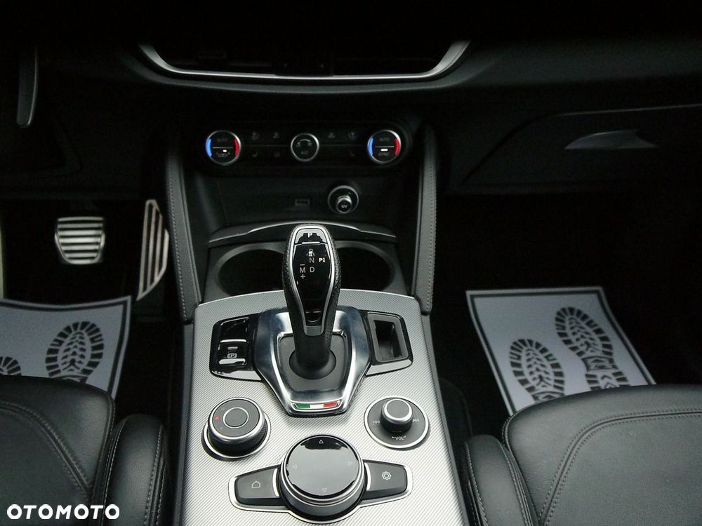 Alfa Romeo Stelvio 2.2 16V AT8 Q4 Super - 24