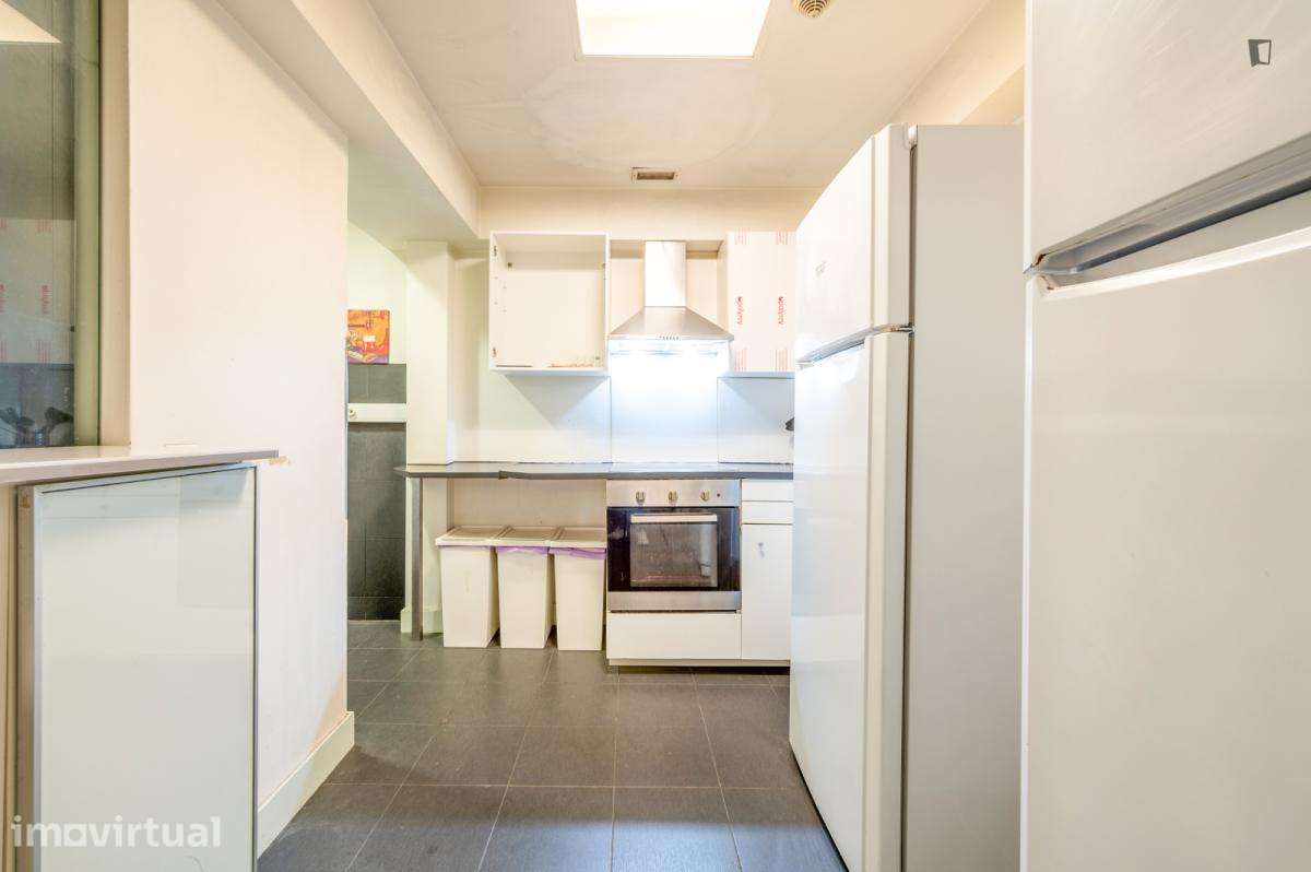Quarto - localizado em Lisbon - Grande imagem: 2/26