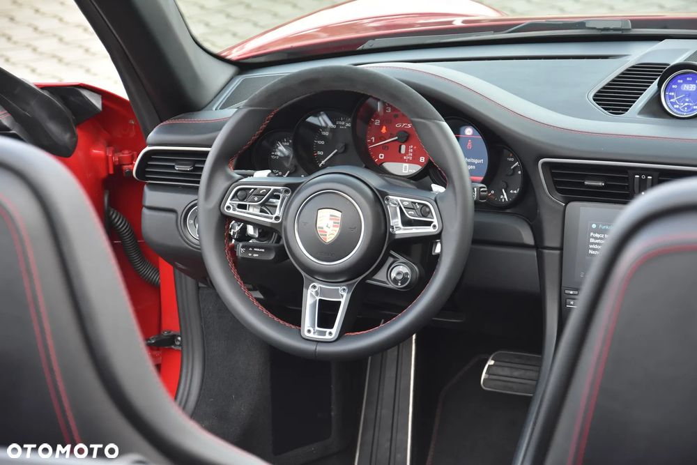 Porsche 911 Carrera 4 GTS PDK - 20