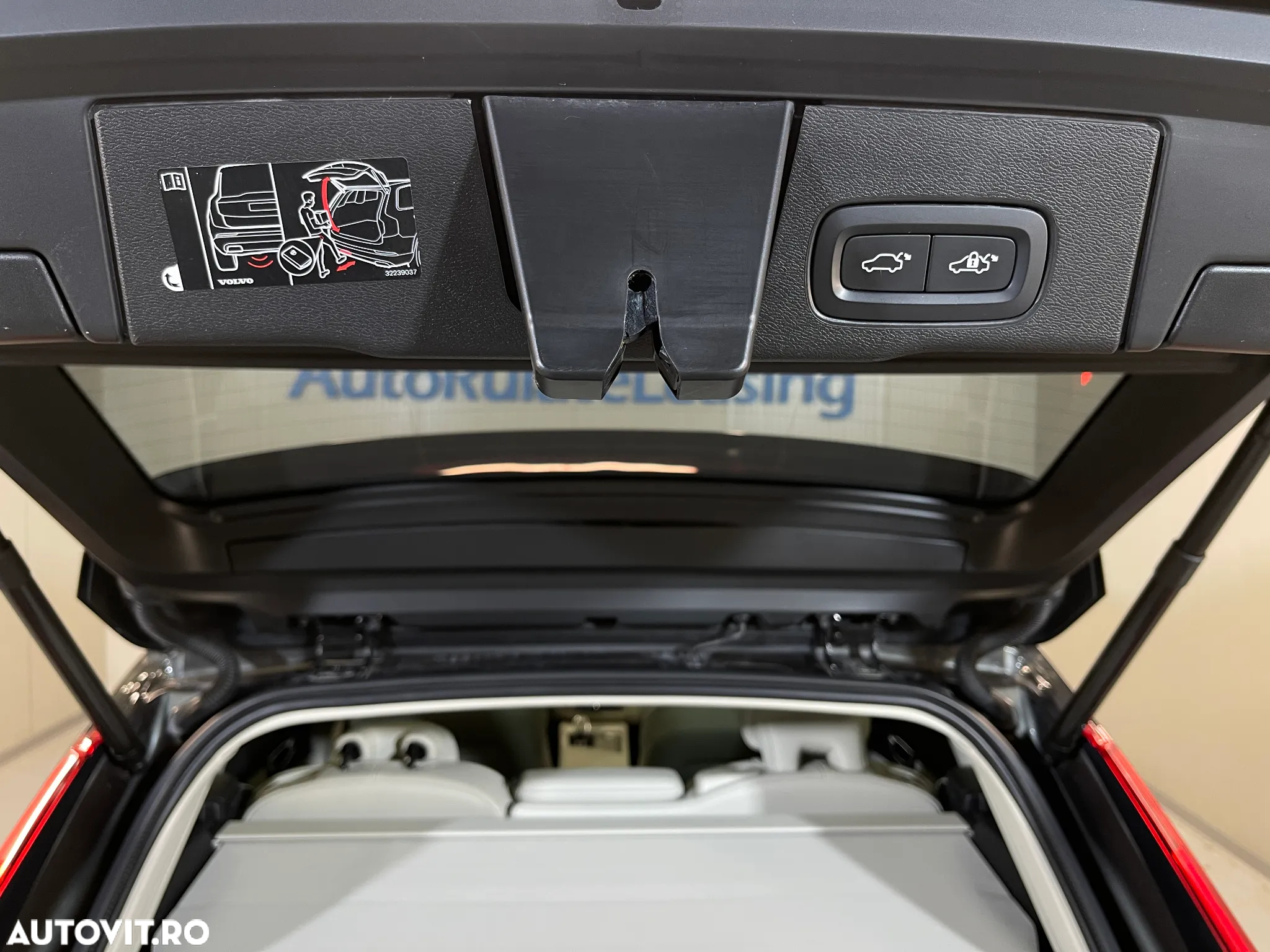 Volvo XC 60 Recharge T8 Twin Engine eAWD Inscription - 24