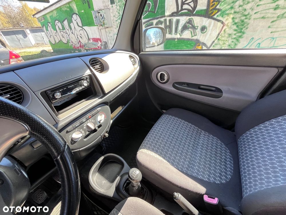 Daihatsu Trevis 1.0 - 7