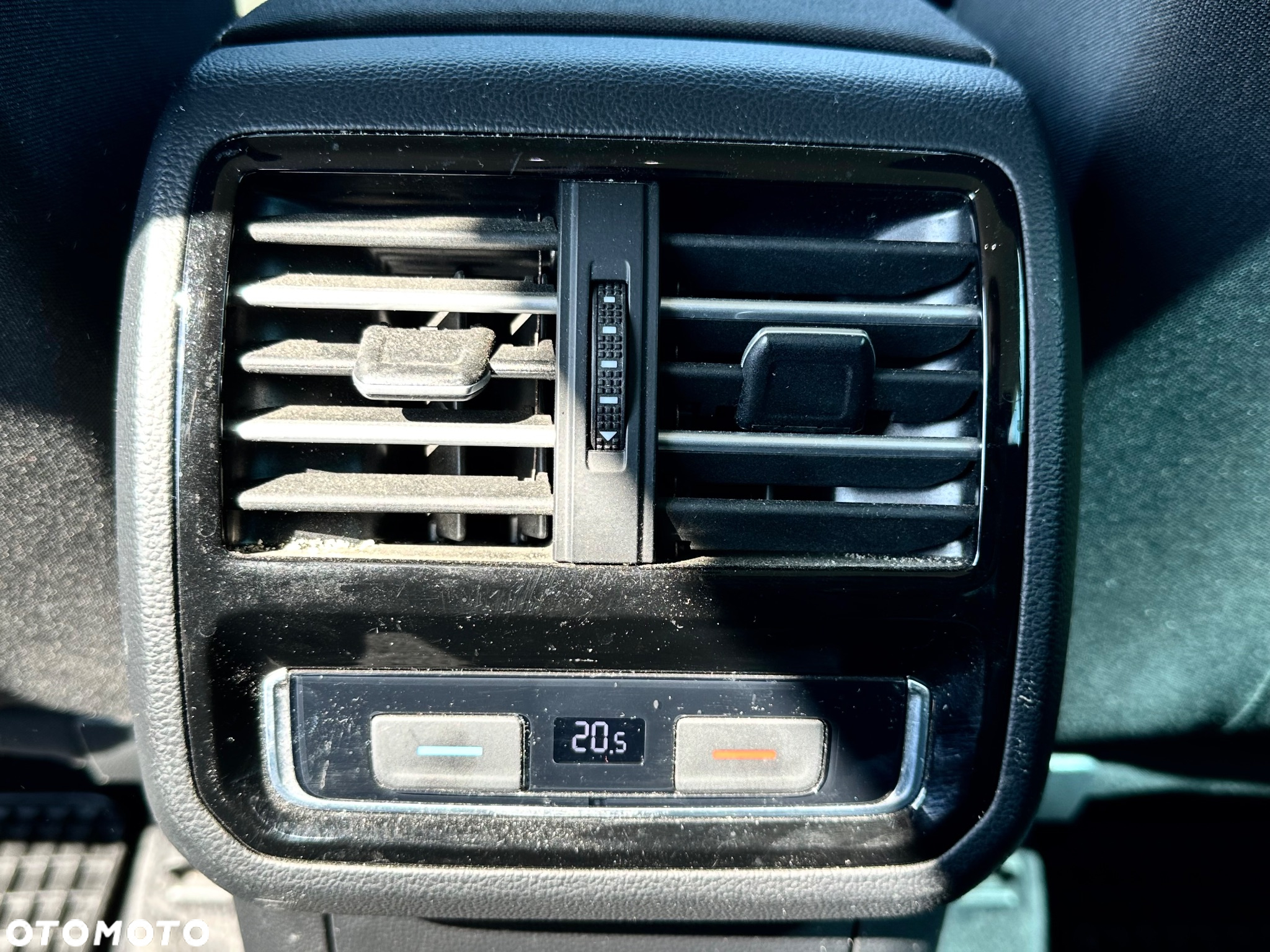 Volkswagen Passat - 13