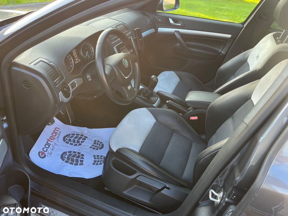Skoda Octavia 2.0 TDI CR DPF RS - 7