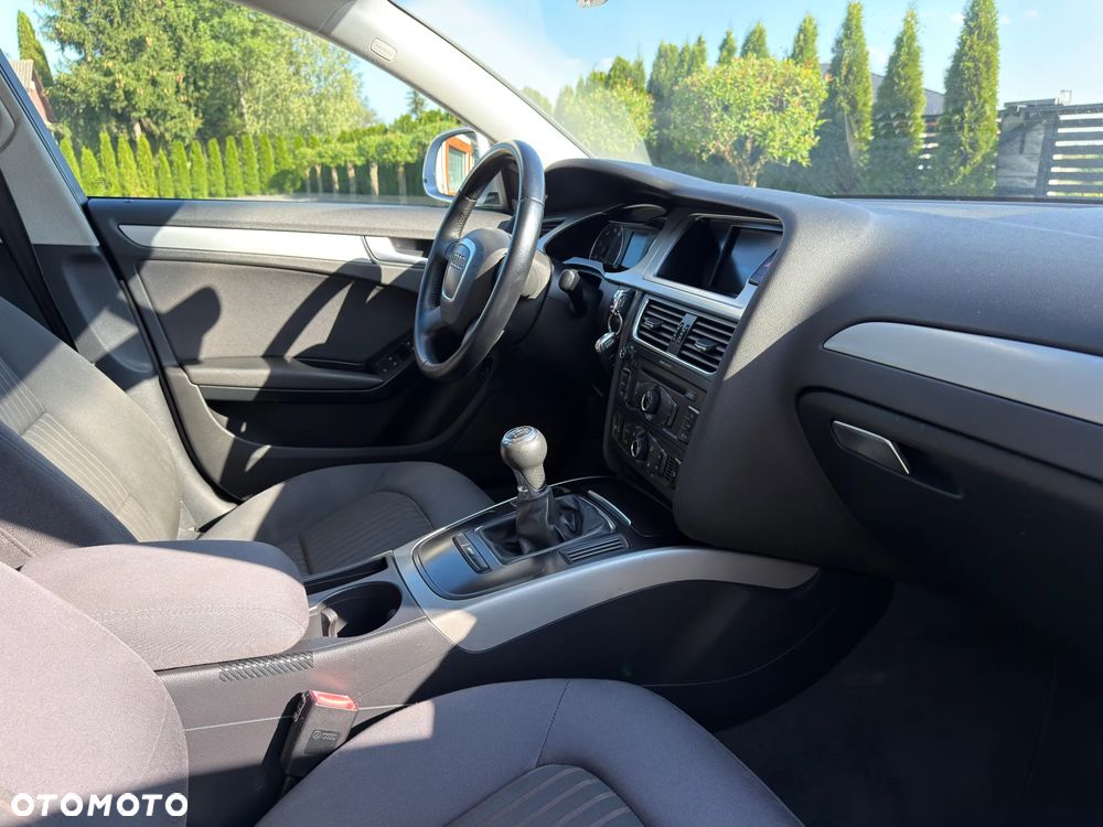 Audi A4 Limousine 1.8 TFSI Ambiente - 32