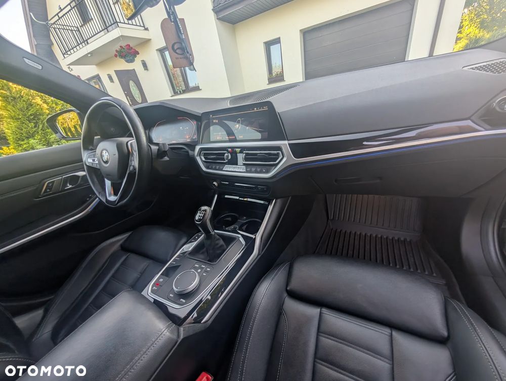 BMW Seria 3 320d Sport Line - 26