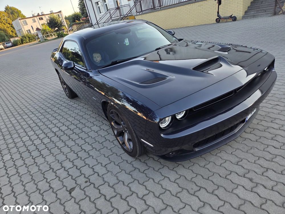 Dodge Challenger - 2
