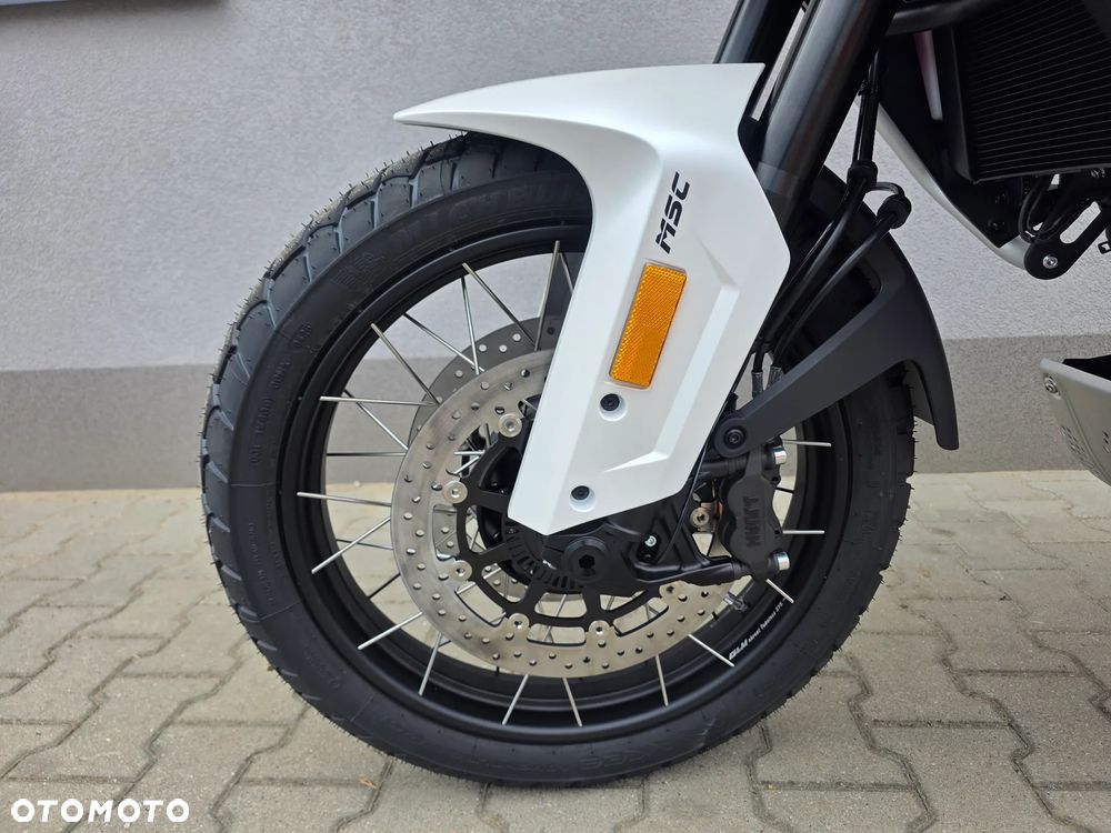 CFMoto 800MT Explore - 2