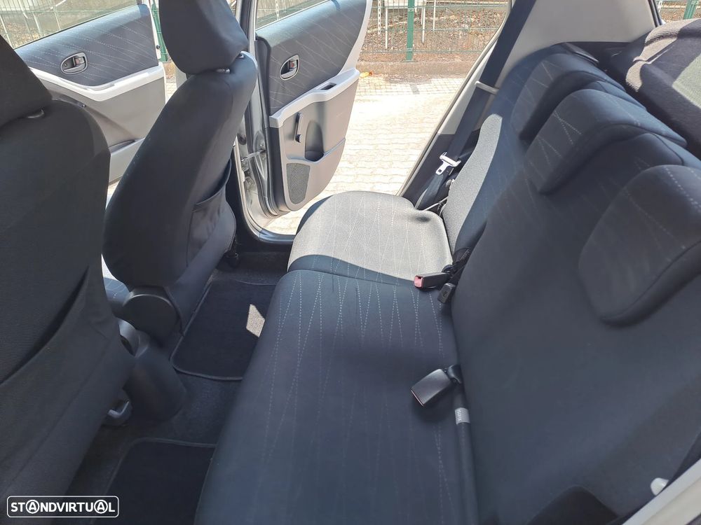 Toyota Yaris 1.0 VVT-i - 8