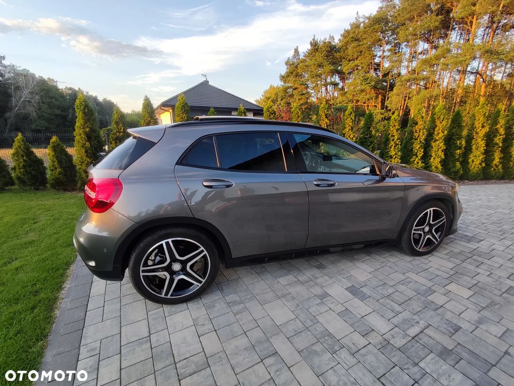Mercedes-Benz GLA 180 d 7G-DCT AMG Line - 19