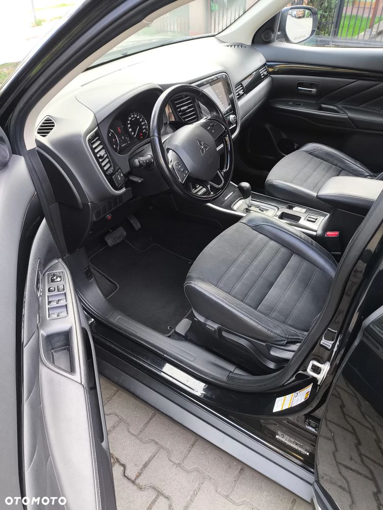 Mitsubishi Outlander - 28