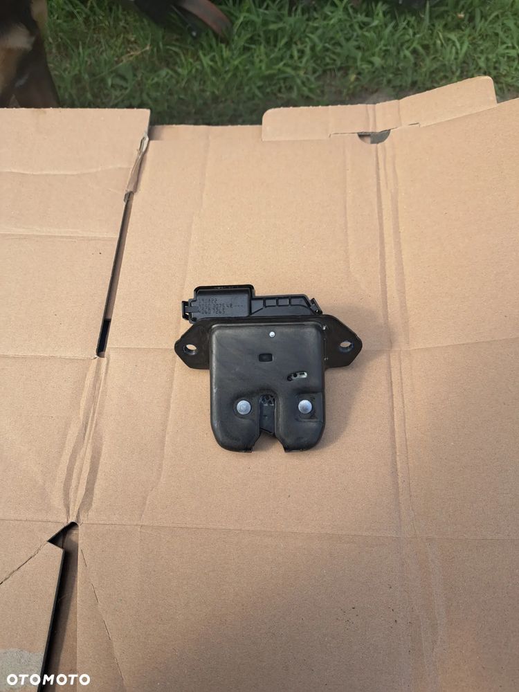 Zamek tylnej klapy tył Nissan Qashqai III J12 905030754R Renault Austral Espace VI Mégane E-Tech Rafale - 3